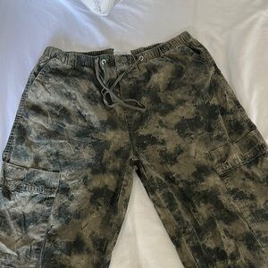 Girls Camouflage Cargo Pants
